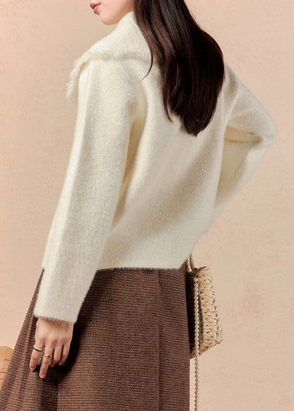 Elegantly Styled Coat for Everyday Wear