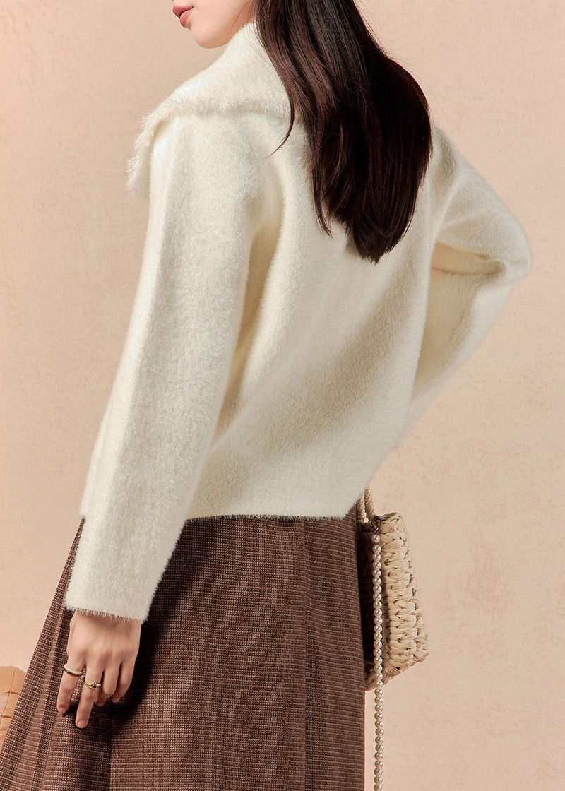 Elegantly Styled Coat for Everyday Wear