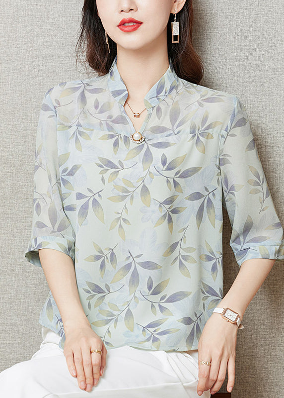Classic Vintage Shirt with a Flattering Fit