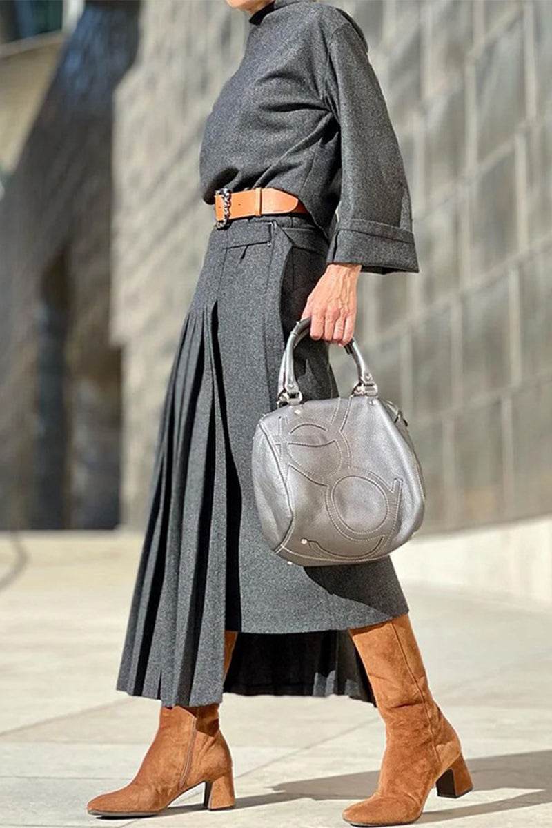 Well Tailored Dress with a Graceful Silhouette