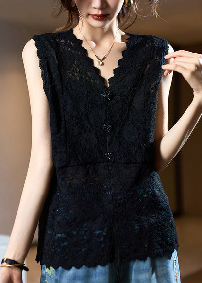 Well Tailored Top with a Graceful Silhouette