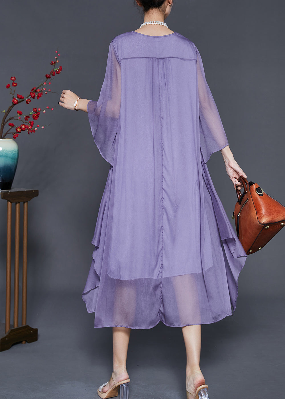 Beautifully Finished Dress in a Timeless Design
