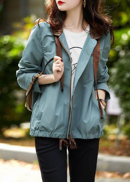 Well Tailored Coat with a Graceful Silhouette