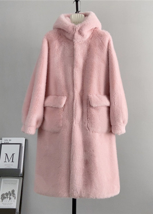 Beautifully Finished Coat in a Timeless Design