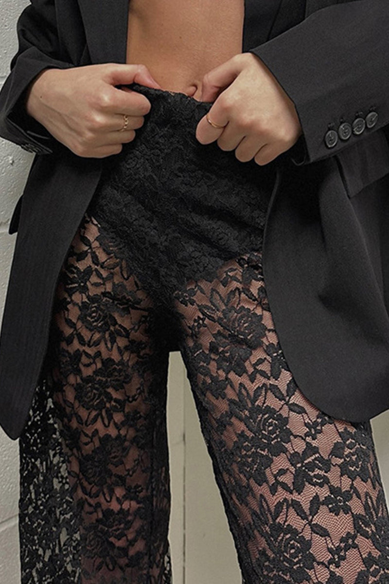 Well Tailored Pants with a Graceful Silhouette