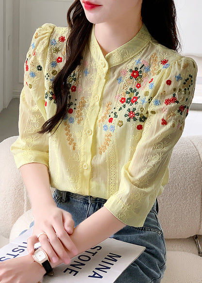 Effortlessly Elegant Blouse with a Timeless Design