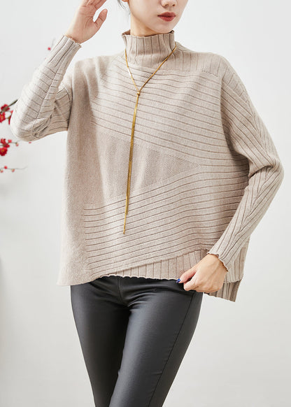 Well Tailored Sweater with a Graceful Silhouette