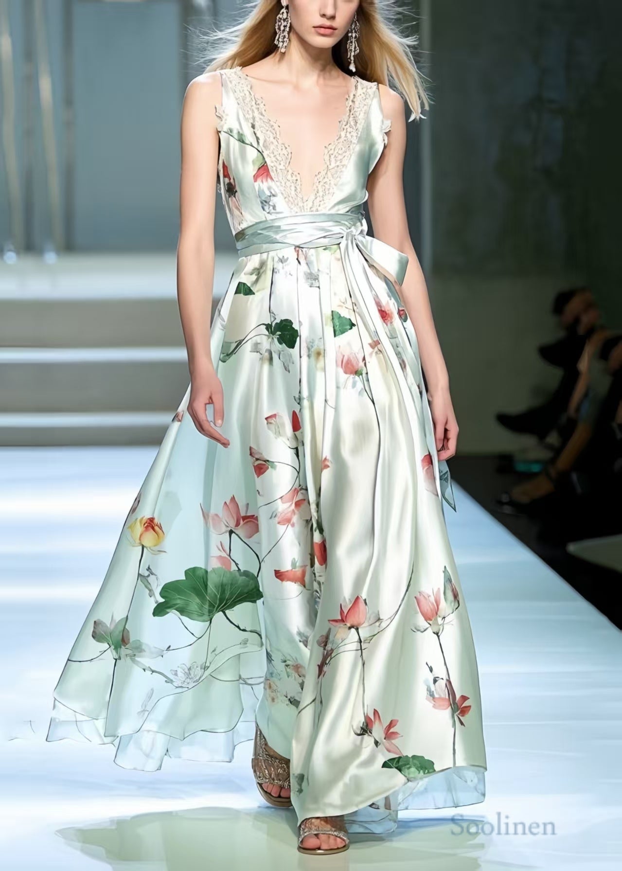 Effortlessly Elegant Dress with a Timeless Design