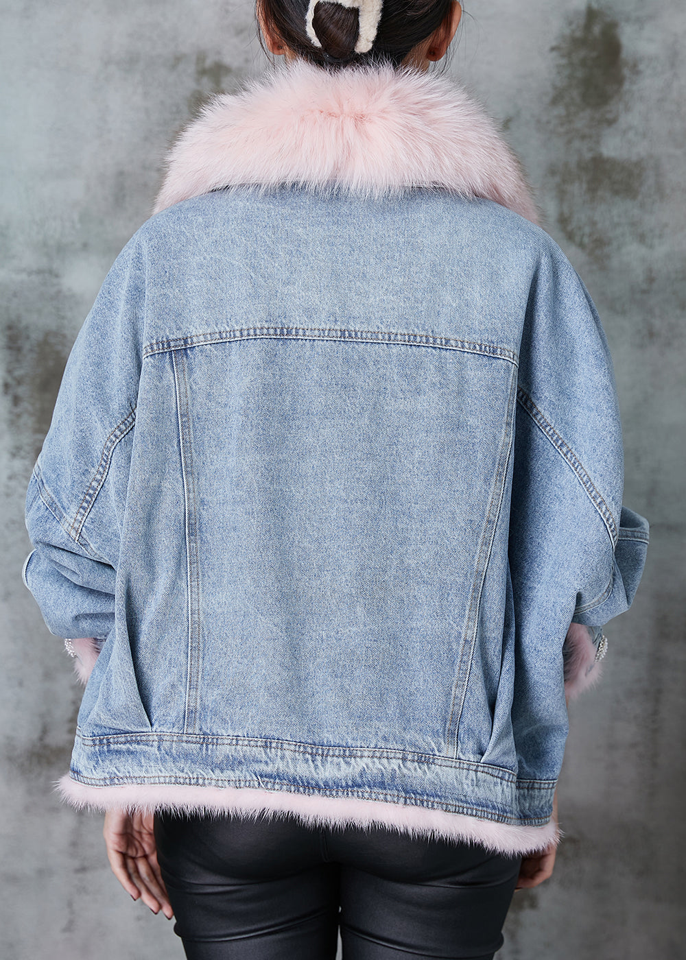 Elegantly Styled Jacket for Everyday Wear