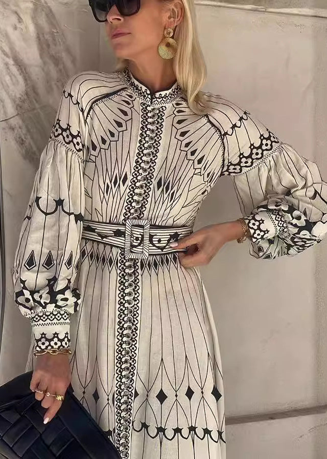Classic Vintage Dress with a Flattering Fit