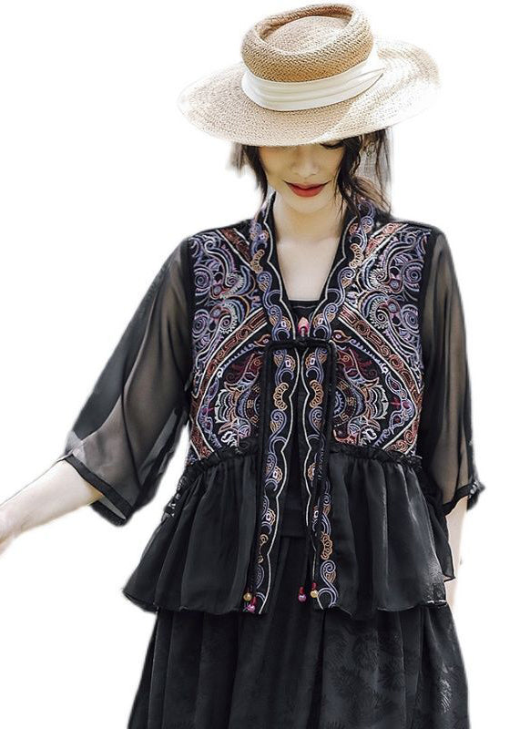 Classic Vintage Blouse with a Flattering Fit