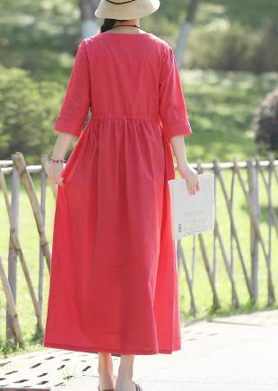 Beautifully Finished Dress in a Timeless Design