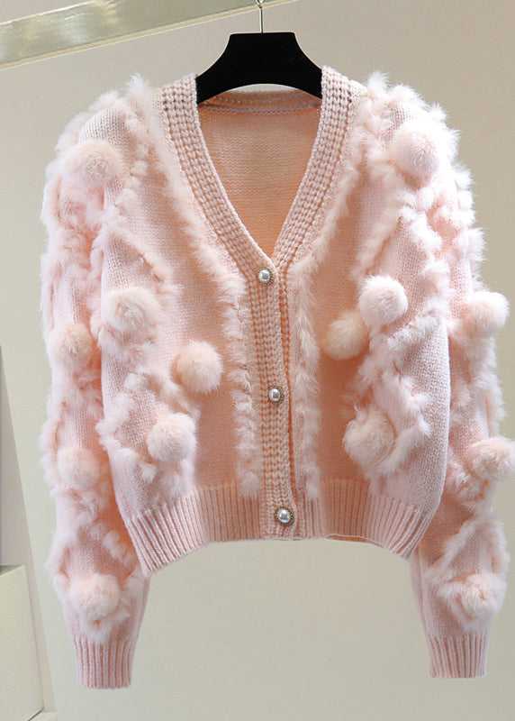 Well Tailored Sweater with a Graceful Silhouette