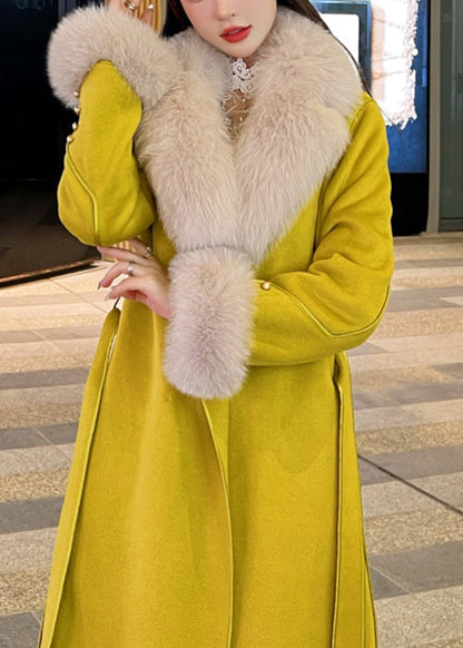 Well Tailored Coat with a Graceful Silhouette