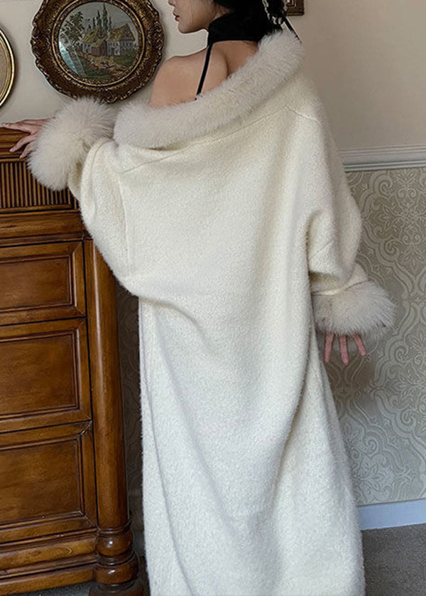Well Tailored Cardigan with a Graceful Silhouette