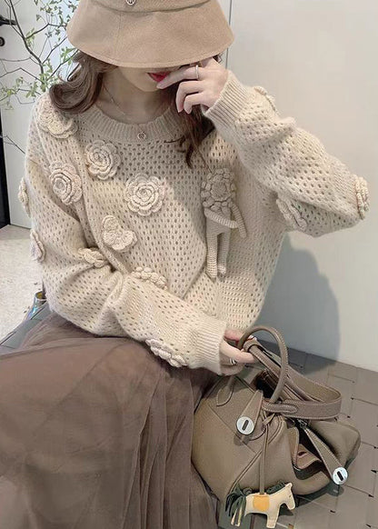 Well Tailored Sweater with a Graceful Silhouette