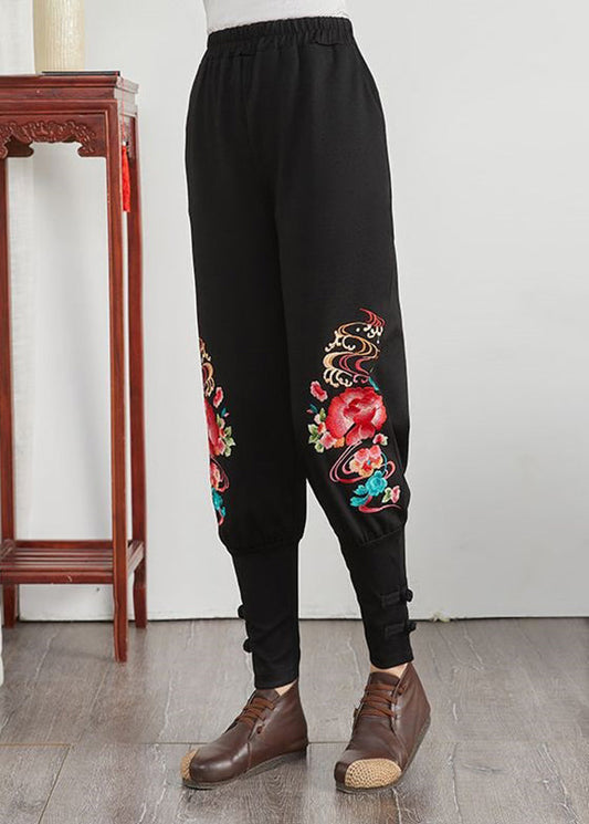 Effortlessly Elegant Pants with a Timeless Design
