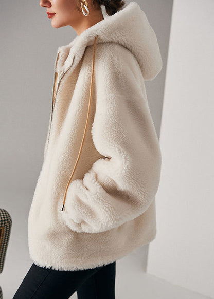 Effortlessly Elegant Coat with a Timeless Design