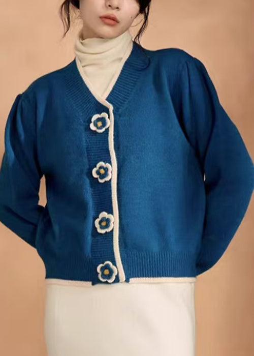 Classic Vintage Sweater with a Flattering Fit