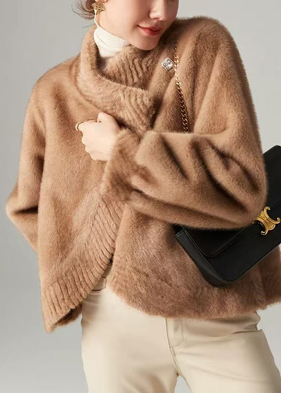 Gracefully Styled Coat for Any Occasion