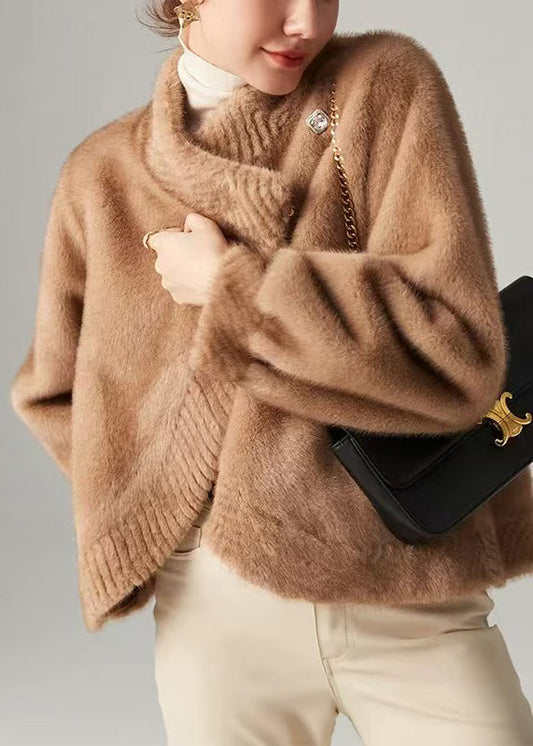 Gracefully Styled Coat for Any Occasion