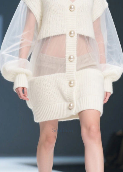 Effortlessly Elegant Sweater with a Timeless Design