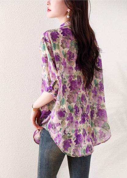 Classic Vintage Blouse with a Flattering Fit