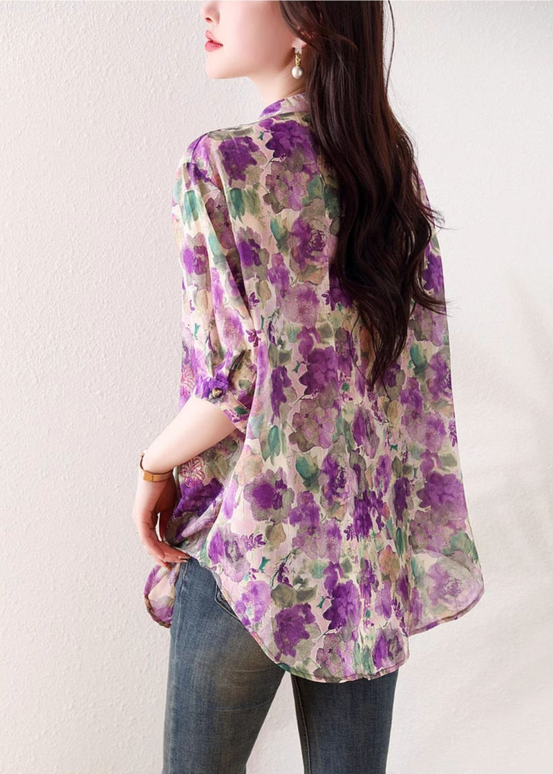 Classic Vintage Blouse with a Flattering Fit