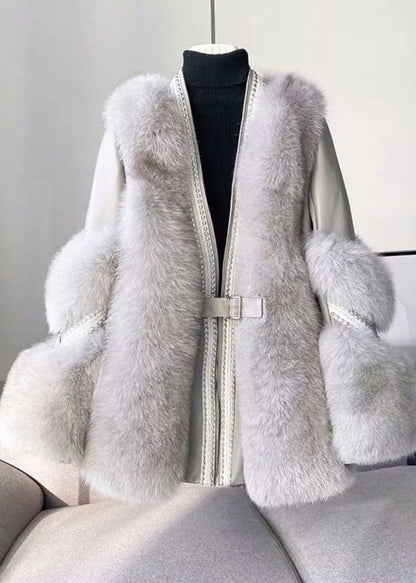 Well Tailored Coat with a Graceful Silhouette