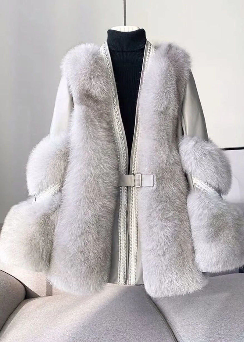 Well Tailored Coat with a Graceful Silhouette