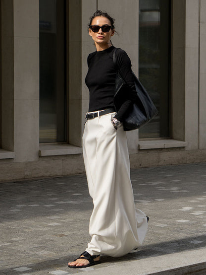 Effortlessly Elegant Garment with a Timeless Design