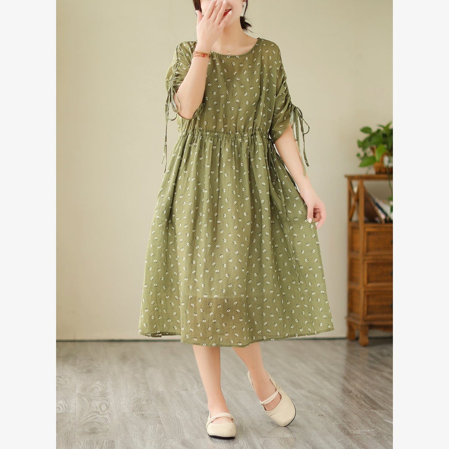 Effortlessly Elegant Dress with a Timeless Design