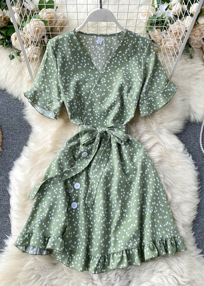 Classic Vintage Dress with a Flattering Fit