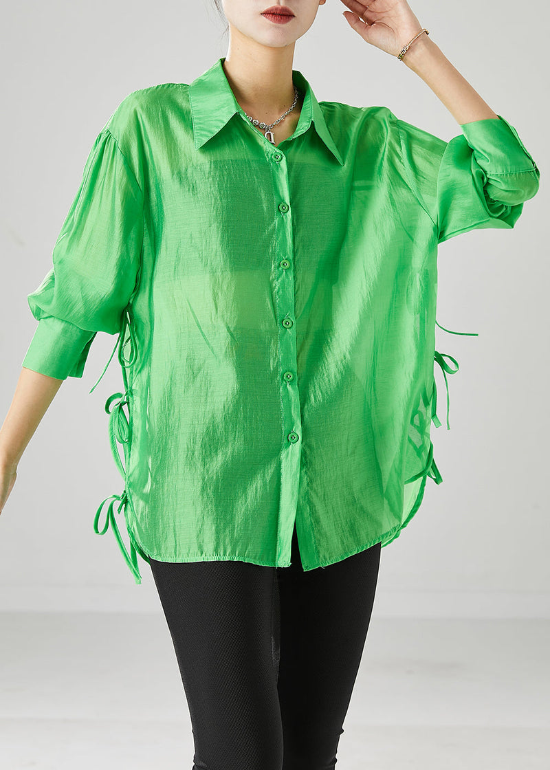 Classic Vintage Blouse with a Flattering Fit
