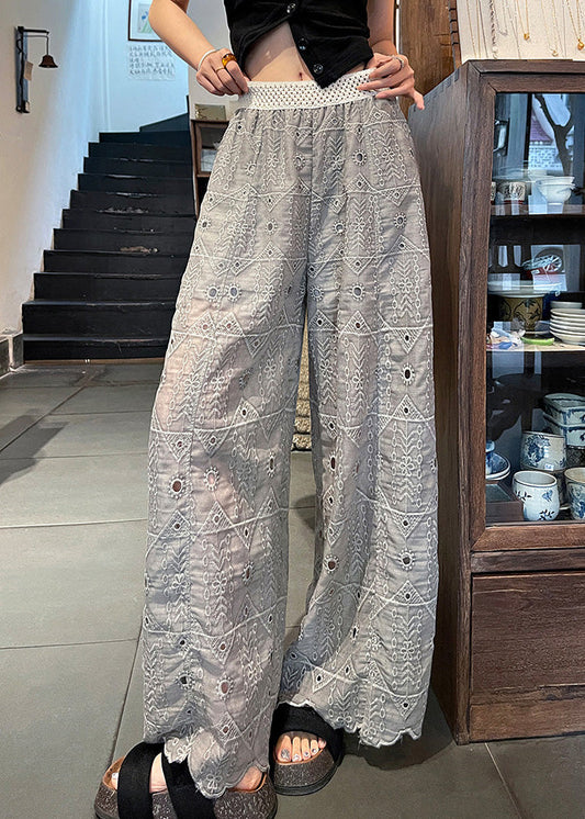 Elegantly Styled Trousers for Everyday Wear