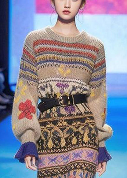 Classic Vintage Sweater with a Flattering Fit