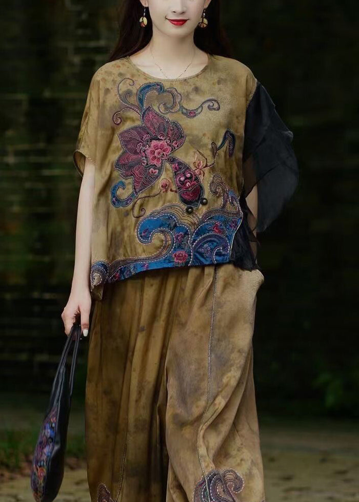 Well Tailored Top with a Graceful Silhouette