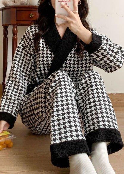Effortlessly Elegant Garment with a Timeless Design