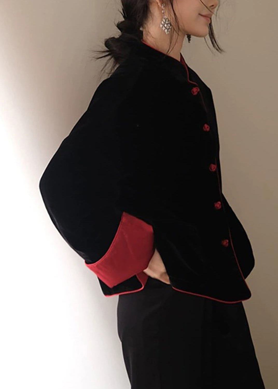 Beautifully Finished Coat in a Timeless Design