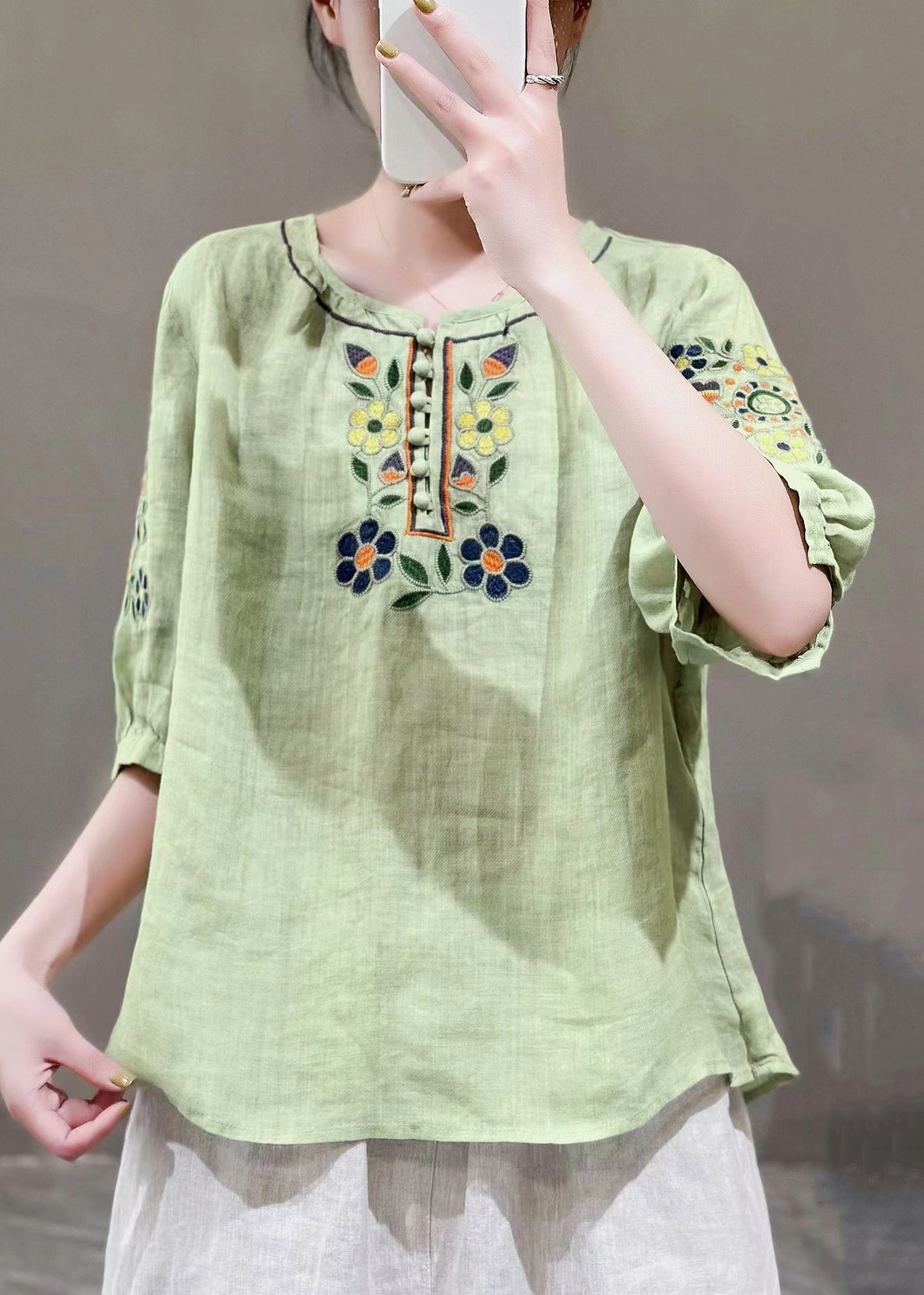 Well Tailored Shirt with a Graceful Silhouette