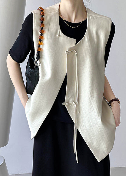 Well Tailored Coat with a Graceful Silhouette