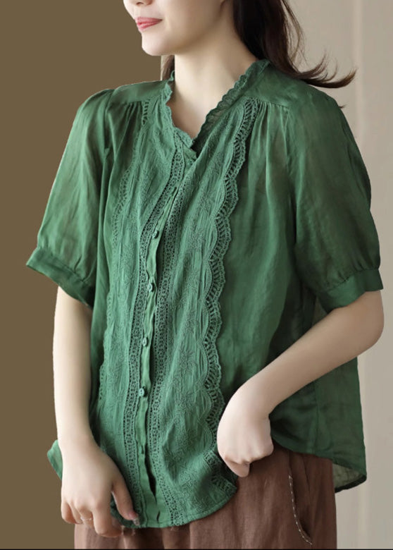 Effortlessly Elegant Shirt with a Timeless Design