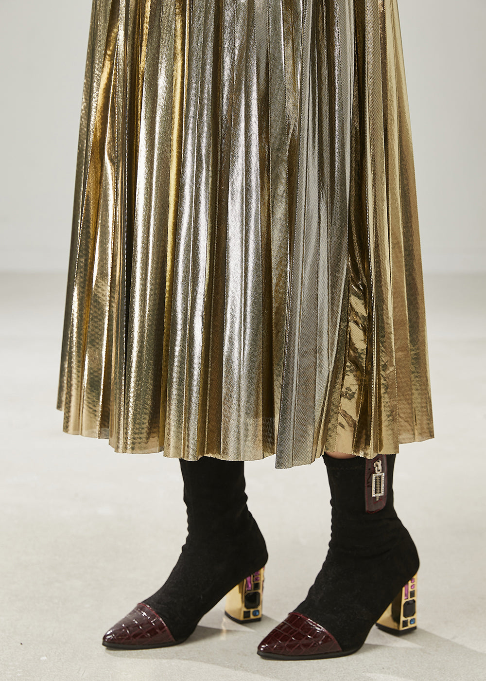 Effortlessly Elegant Garment with a Timeless Design