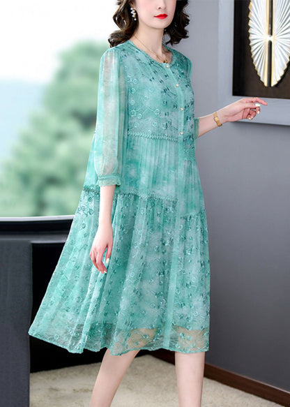 Classic Vintage Dress with a Flattering Fit
