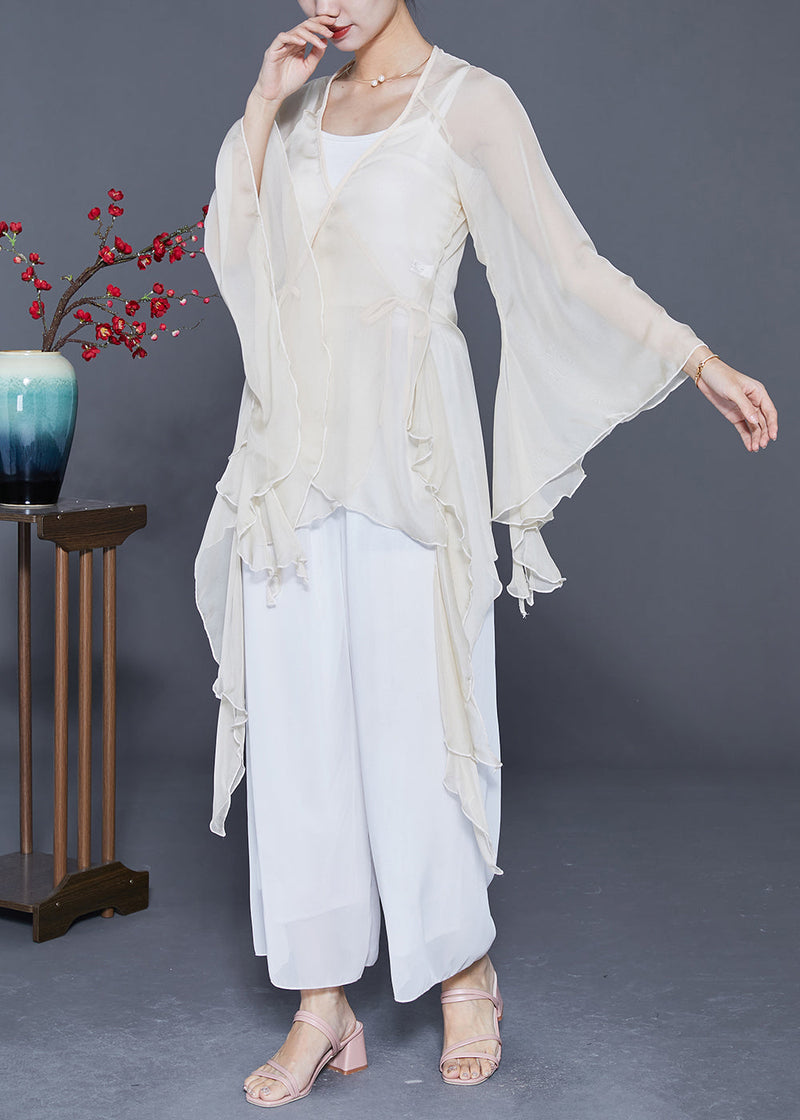 Well Tailored Top with a Graceful Silhouette