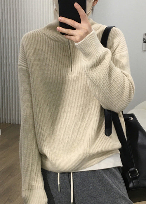 Effortlessly Elegant Sweater with a Timeless Design