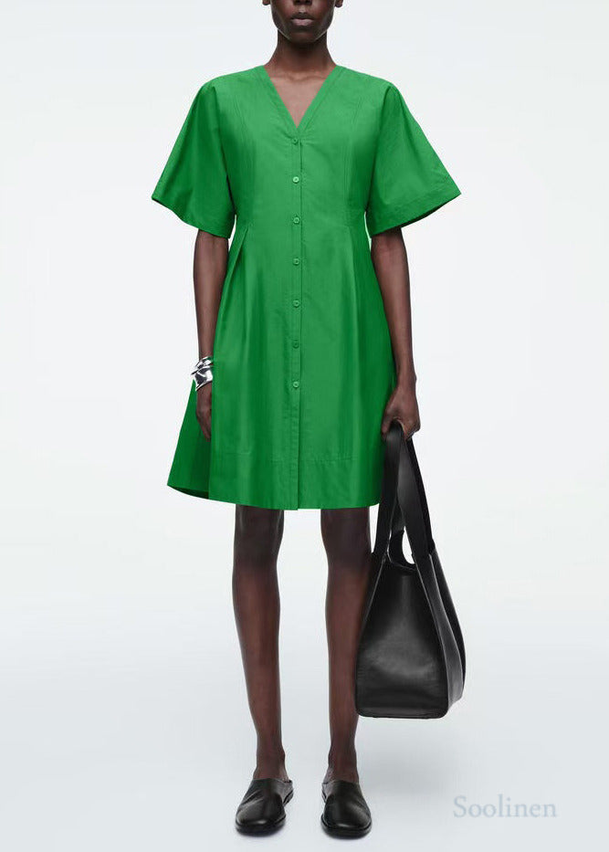 Sophisticated Dress with a Clean Classic Look