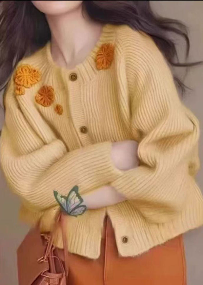 Gracefully Styled Cardigan for Any Occasion