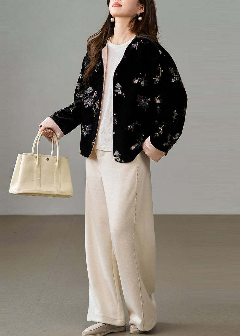 Effortlessly Elegant Jacket with a Timeless Design