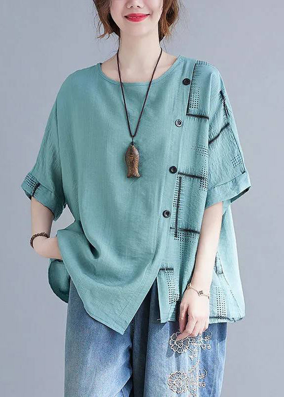 Well Tailored Top with a Graceful Silhouette